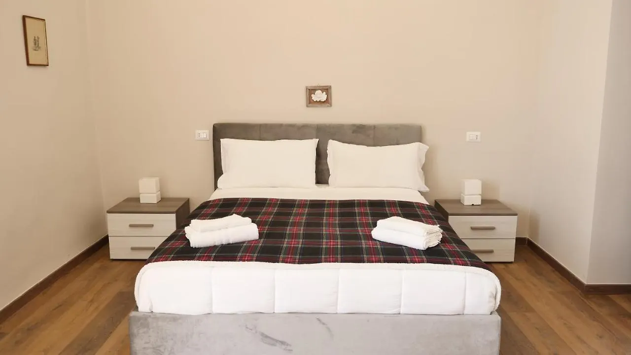 Chocolate'S Home Νάπολη 0*,